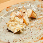 緒方 - ◆間人蟹の胴体の炭火焼き
      ◎蟹は甘みもあり、火入れ加減に変化があり美味い。