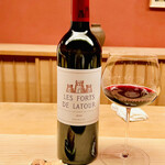 緒方 - ☆Chateau Latour Les Forts de Latour（仏・ボルドー）。今夜はクリスマス祝いも兼ねて少し贅沢なワインを開ける。