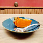 緒方 - ◎代白柿（奈良・西吉野）。とても甘く果肉はゼリー状でとろける。