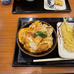丸亀製麺 - Wカツ丼 820円