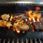 さわなか焼肉 - 焼いてます❗