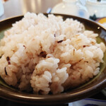 Mugi toro - 赤みがかった「麦飯」
