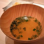 たかおか - 車海老の頭のお出汁の味噌汁、この日もお替りを頂けましたm(__)m