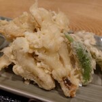 蕎麦雪屋 - 舞茸天ぷら接写
