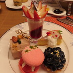 ダイニングカフェ クレメント - ｢冬のアフタヌーンティーセット｣上段