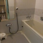 割烹旅館 若松 - 内風呂。使ってません　ゆったりですね