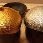 鮨 生粋 - かわいい器で赤出汁。