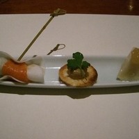 旬彩割烹 あうん - 洋ナシと鴨のカナッペ、カブにサーモンを巻いて