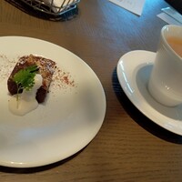COLONIAL BEACH 横浜ハンマーヘッド - 
