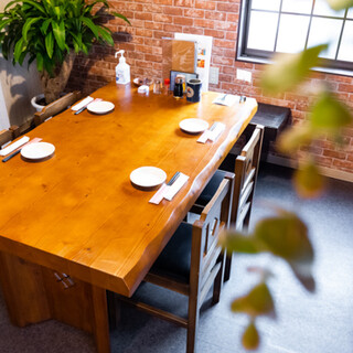 A two-floor space that can be used by individuals or groups. Private room available