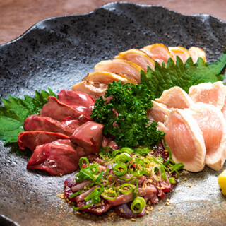 Limited quantity chicken sashimi that takes advantage of the freshness using branded Arita chicken