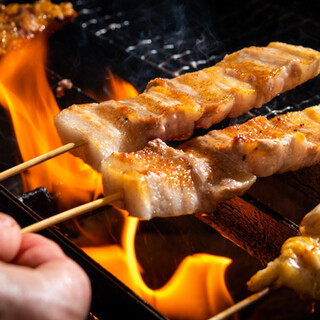 Uses carefully selected "Arita chicken". Enjoy authentic charcoal-grilled yakitori grilled by skilled craftsmen.