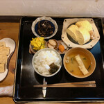 Hachiouji Shokudou Hibi - 出汁巻き玉子定食(税込1000円)と油揚げ金山寺味噌挟み焼き(税込200円)