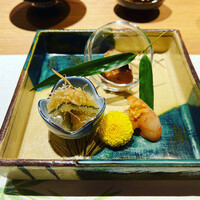 鮨 青海 北新地 - 前菜！ボタン海老 自家製海老味噌のせ、子持ち昆布、タコの柔らか煮