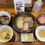 Ramen FeeL - 「FeeLつけ麺」1350円＋「スープ」350円＋「シンボウ焼豚」400円