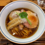 Ramen FeeL - 「醤油らぁ麺」1100円