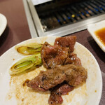 焼肉 京城 - 軽く炙ってパクリ