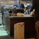 ウシマル - お肉を焼いてる所が見えます