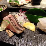 個室和食 紅炉庵 - 【造里】 天然鮮魚2種とふぐ皮湯引き（'12.12月より）