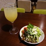 Darts Cafe TiTO PLUS - ドリンクとサラダが付きます