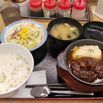 Matsuya - 黒毛和牛と黒豚のハンバーグ定食(期間限定)ごはん大盛無料