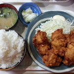 まんぷく食堂 - 野菜付きザンギ定食（８５０円）です。２０１２年１２月