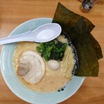 Yokohama Ie Keira-Men Konshinya - ラーメン