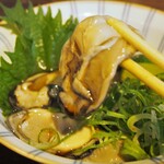 おでんとお蕎麦居酒屋 じんべえ - 生牡蠣ポン酢