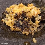 御料理 寺沢 - 残りのソースに焼おにぎり投入