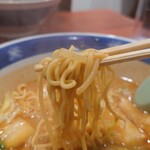 Abema - 旭川的低加水率ウエーブ麺