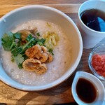 広尾カフェ TOKYO&リーシャン粥 - 朝粥＆明太子＆烏龍茶
