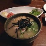 浪花屋 鳥造 - 〆はあがりラーメン。小ぶりのどんぶりでちょうどよい大きさ。醤油ラーメン。大阪府千里中央。