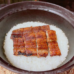 鰻花房 - 南部鉄器で炊いたうなぎの釜飯