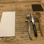 セミーナ - テーブル