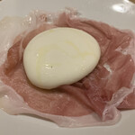 セミーナ - 興部ノースプレインファームのオーガニックミルクで作る出来たてモッツァレラと生ハム(+700円)1