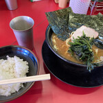 豚骨醤油ラーメン 王道家 - 