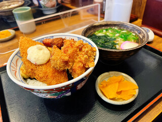 Machikadoya - 丼とミニうどんのサービスランチ