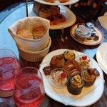 ザ・ラウンジ - 