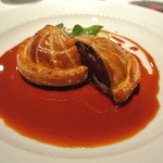 ラ・トルテュ - 野鴨とリンゴのパイ包み焼きカルヴァドス風味