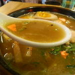 大衆酒場 五郎 - 濃厚鶏そば醤油のスープ