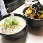 がばちょ - 豚の粕汁（380円）・カツ丼（600円）
