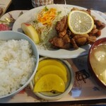 よしつね - 料理写真:唐揚げ定食