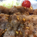 家庭料理居酒屋 よってって - 3枚乗ってました。ご飯が止まらない一品！