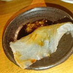 Yabai Izakaya San Yaba Ya - お醤油を付けて