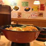 Maneki - 上カツ丼（味噌汁付き）　７５０円