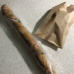 ぱん屋 ニレカゼ - ショコラナッツ
                                袋の中は スコーン（プレーンのやつ）