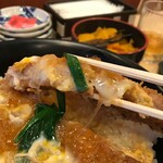 Maneki - 上カツ丼（味噌汁付き）　７５０円