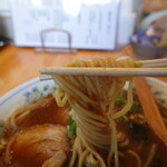 らーめん倶楽部 - 味噌ラーメン(600円)麺リフト