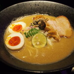 NEXT□ - 牡蠣白湯「koeru」 ＋ 燻製玉子トッピング