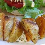 うれしいもの屋 - バーガー＆ポテトセット1300円